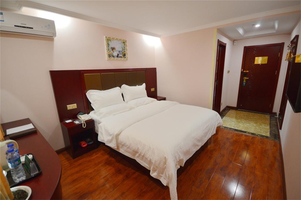 Greentree Inn Hainan Haikou East Train Station East Fengxiang Road Business Hotel Dış mekan fotoğraf